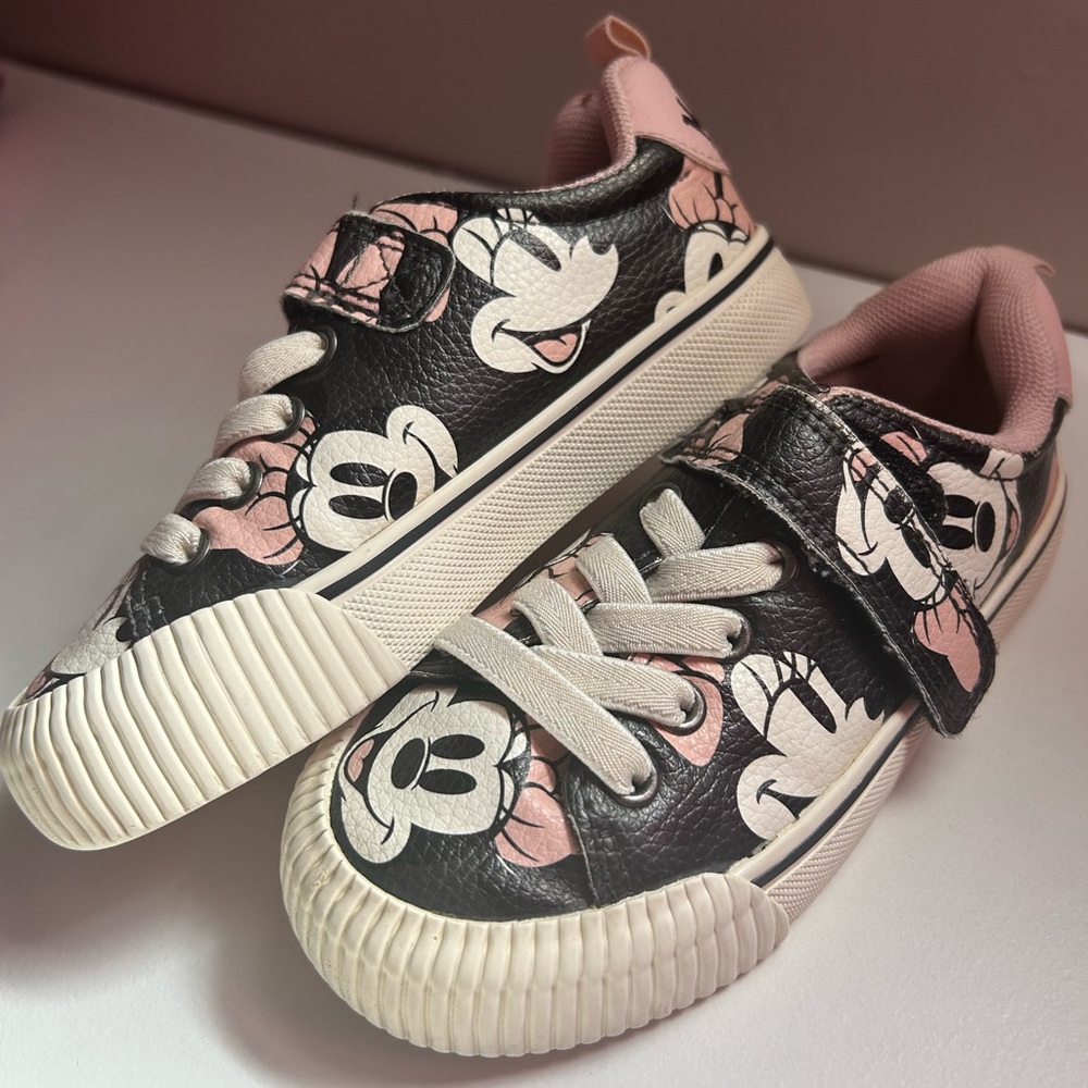Toddler Minnie Mouse sneakers size 9